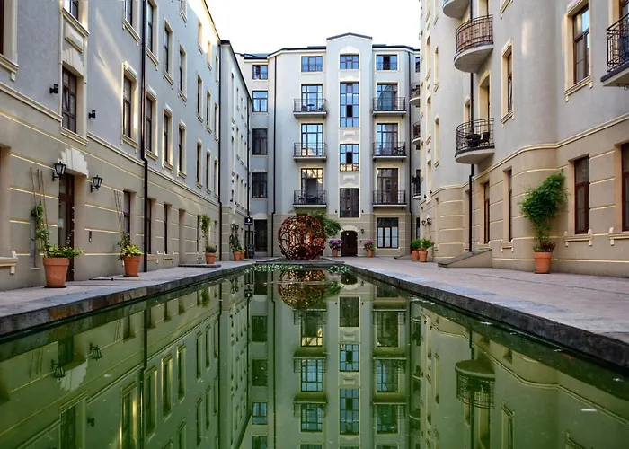 West Side Piotrkowska Apartment
